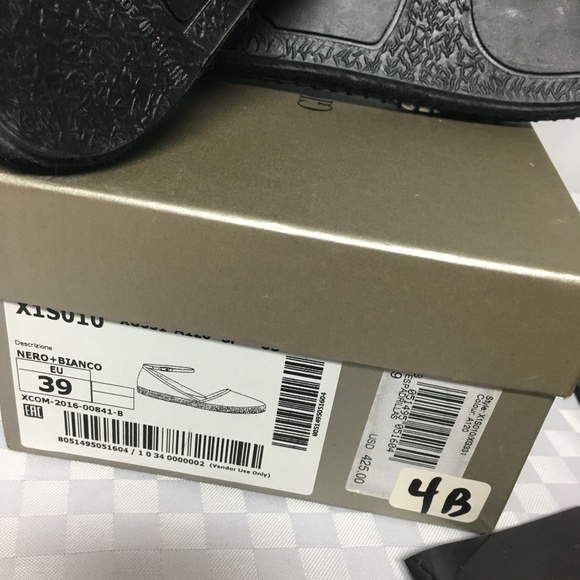 Giorgio Armani Ankle Strap Flat X1S010 39 Black/White  New w/ Box - Picture 7 of 7